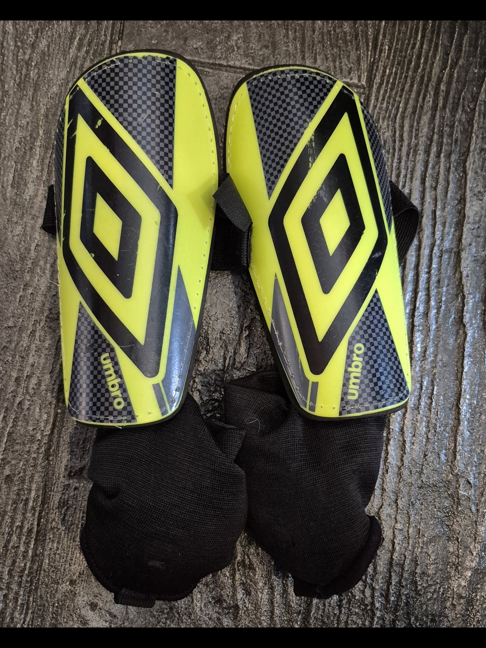 Umbro Neon Yellow & Black Soccer Shin Guards with Sleeves